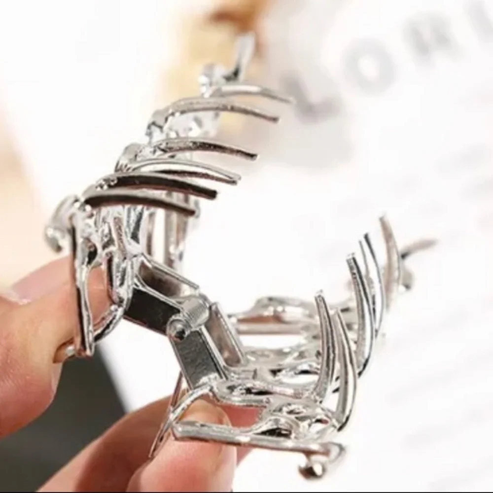 GIFT 💝- 🆑Super Sexy Hair Clip to Enhance your long hair looks!!!_9